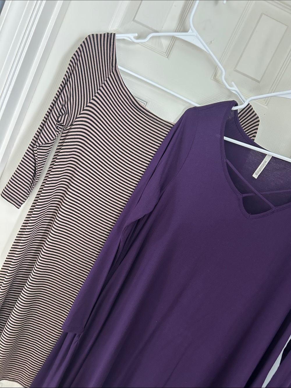 ⚜️ 2 Dresses— Hourglass Lilly Black an taupe &  mittoshop purple eggplant Dress